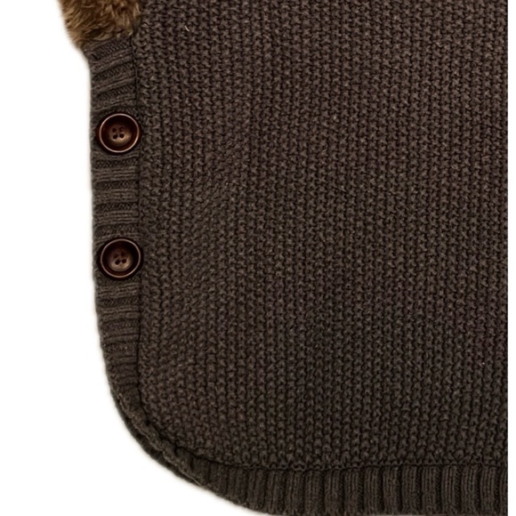 ⭐️Girls Fur Trim Shawl Sweater Aspen Button Sides Turtle Neck Cardigan Medium - Picture 4 of 9